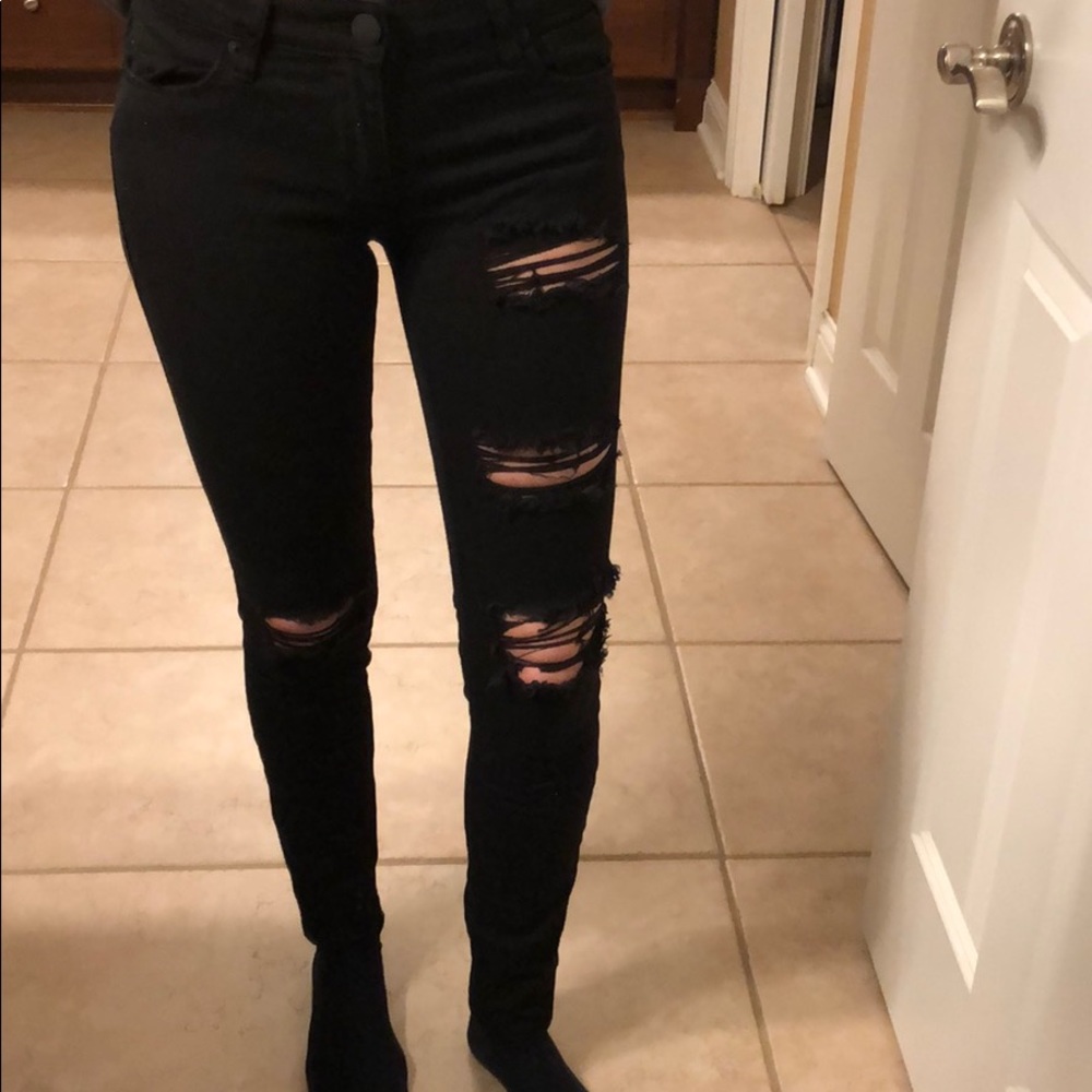 Super cute black skinny jeans